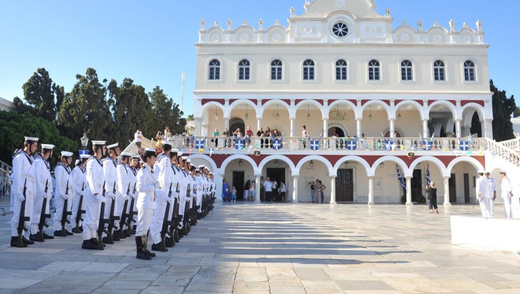 Ο εορτασμός του Δεκαπενταύγουστου - Media