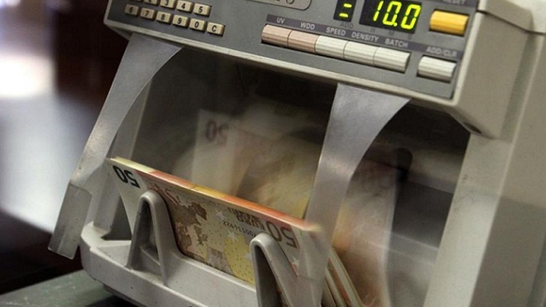 Oριακή μείωση των καταθέσεων τον Ιούλιο - Media