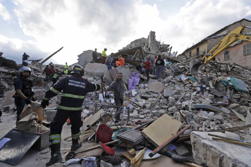 Ασύλληπτη τραγωδία: 250 οι νεκροί του φονικού σεισμού που έπληξε την Ιταλία - Media