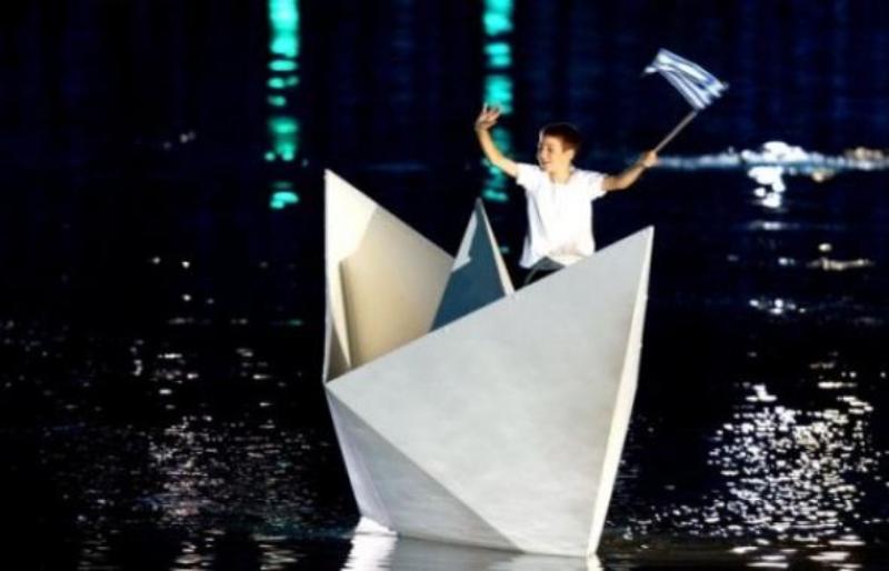 Δείτε πως είναι σήμερα το αγοράκι της έναρξης των Ολυμπιακών αγώνων της Αθήνας (Photos) - Media