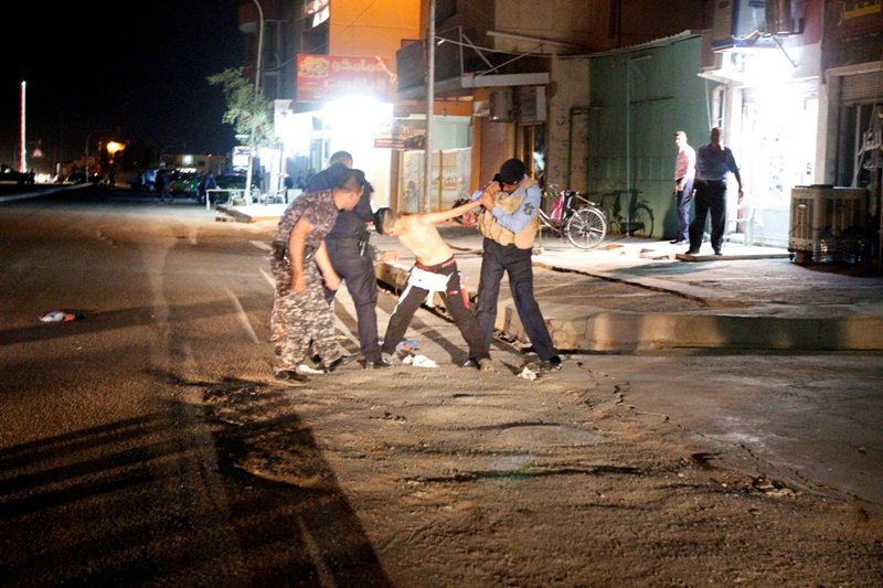 Ιράκ: Η δραματική σύλληψη ανήλικου καμικάζι λίγο πριν ανατιναχθεί στον αέρα (Video) - Media