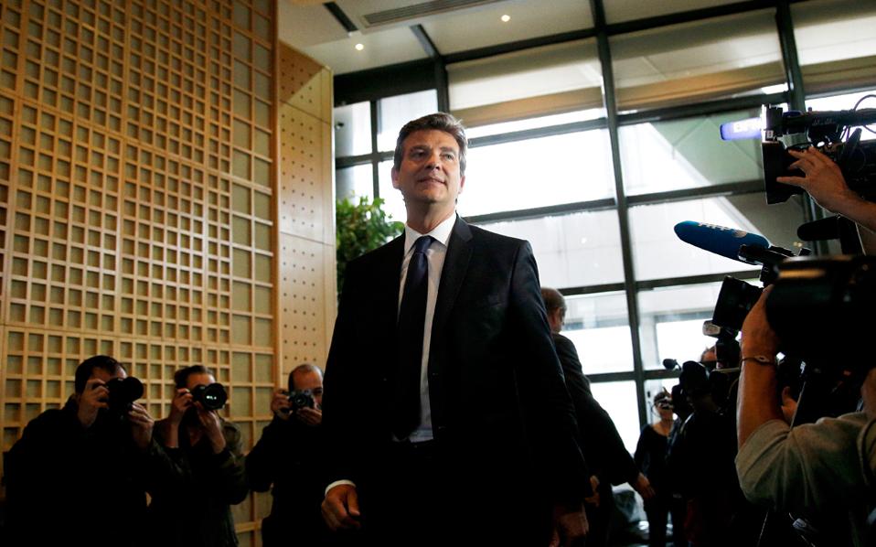 Ο πρώην Γάλλος υπουργός Αρνό Μοντεμπούρ υποψήφιος στις εκλογές του 2017 - Media