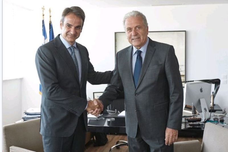 Αβραμόπουλος: Κυριάκο είμαι στο πλευρό σου - Media