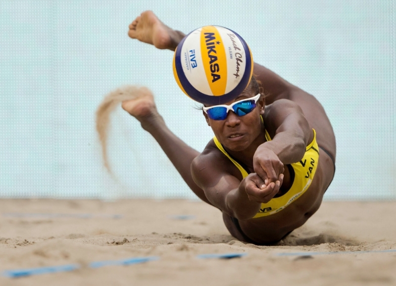 Ρίο 2016: Γιατί η άμμος στο beach volley δεν κολλάει στα σώματα των αθλητών; - Media