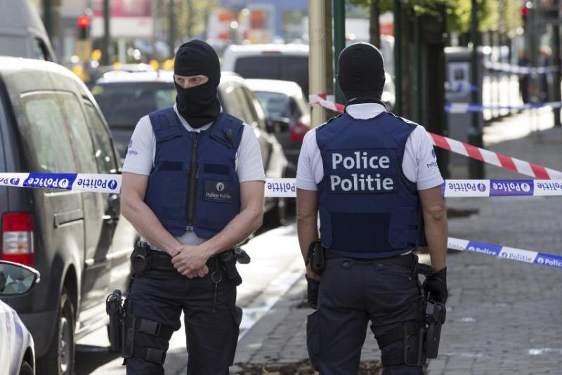 Πρωτοφανές: Με γεμάτα όπλα οι Βέλγοι αστυνομικοί στους εορτασμούς της εθνικής γιορτής της χώρας - Media