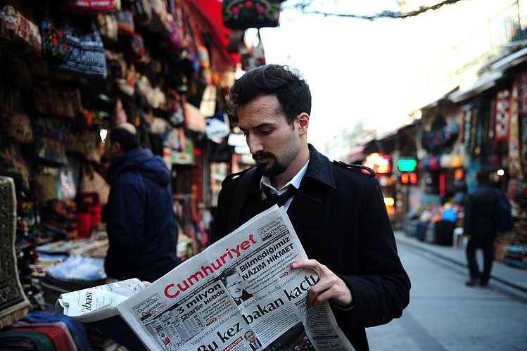 Νέο πλήγμα για την Τουρκία - Παραιτείται ο διευθυντής της Cumhuriyet - «Δεν πιστεύω πια στη δικαιοσύνη μετά το πραξικόπημα» - Media