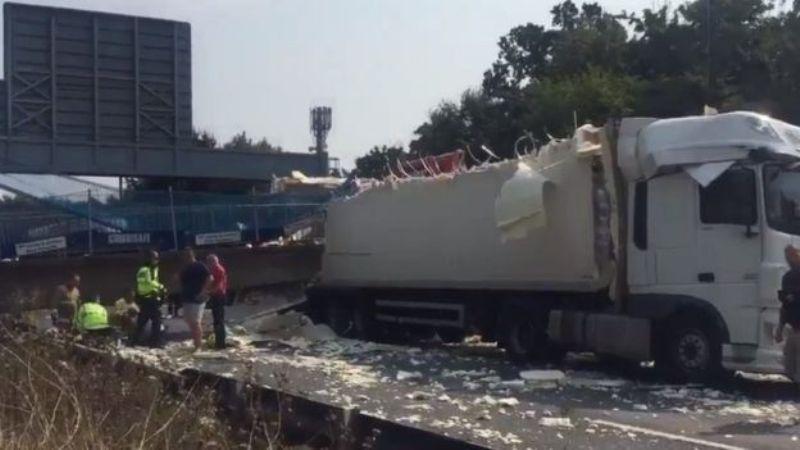 Χάος στη Βρετανία από πτώση γέφυρας (Photos - Video) - Media