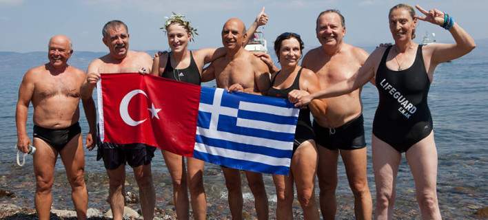 Η Τουρκάλα που κολύμπησε μέχρι τη Λέσβο για τη φιλία των δύο λαών - Media