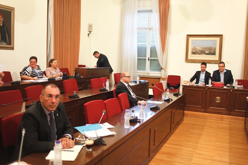 Κλήτευση του Χρήστου Καλογρίτσα στη Βουλή ζητά η ΝΔ - Θα καταθέσει για τα δάνεια των «Παραπολιτικών» ο Γ. Κουρτάκης - Media