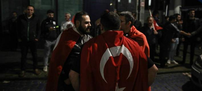 Το πραξικόπημα εκτόξευσε τη δημοτικότητα Ερντογάν - Media
