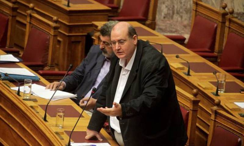 Ο Φίλης με τροπολογία ανοίγει πάλι το θέμα των «αιώνιων» φοιτητών - Media