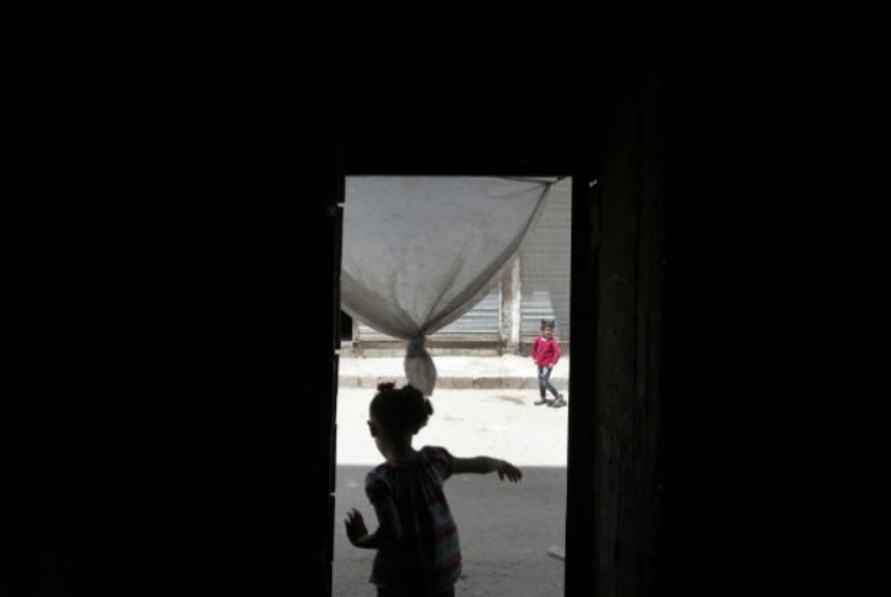 Guardian: Παιδιά κακοποιούνται σεξουαλικά σε hot spot στην Ελλάδα - Media
