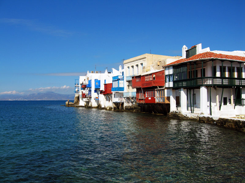 Βυθίστηκε θαλαμηγός στη Μύκονο - Σώοι οι επτά επιβάτες - Media