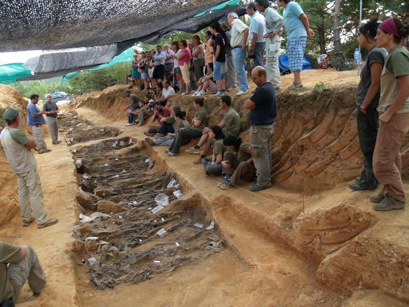 Σπουδαία ανακάλυψη σε ομαδικό τάφο του εμφυλίου στην Ισπανία- Βρήκαν μια καλά διατηρημένη καρδιά και 45 εγκεφάλους θυμάτων (Photos) - Media