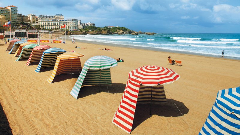 Πιάσατε αποβραδίς θέση στην παραλία; Κινδυνεύετε με βαρύ πρόστιμο - Media