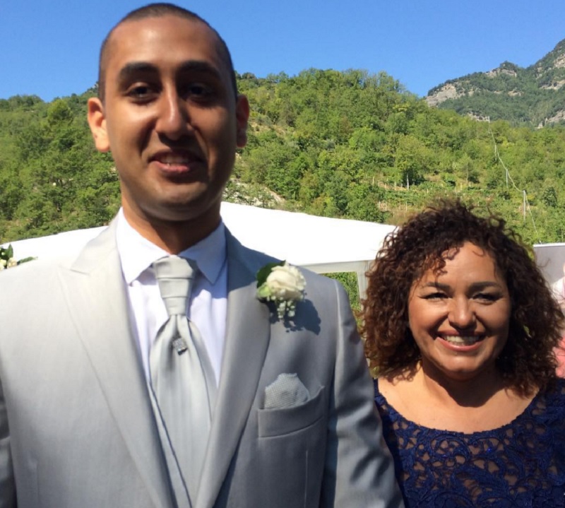 Αψήφησαν τον Εγκέλαδο και παντρεύτηκαν ανάμεσα στα χαλάσματα (Video) - Media