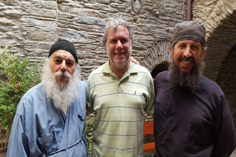 Γέρων Ευδόκιμος προς Κατρούγκαλο:Τι είναι αυτά που κάμετε μωρέ και στέλνετε τον κόσμο στους κάδους των σκουπιδιών; γιατί ;; - Media