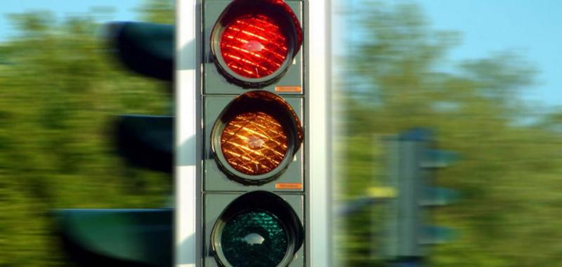 Εξάχρονος "έδωσε" τον πατέρα του στην αστυνομία γιατί πέρασε με κόκκινο (Video) - Media