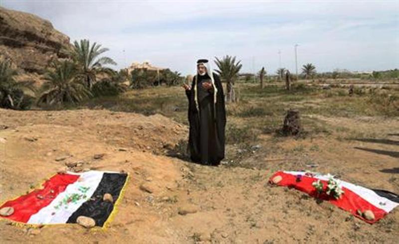 Το Associated Press αποκαλύπτει 72 ομαδικούς τάφους του ISIS (Photos) - Media