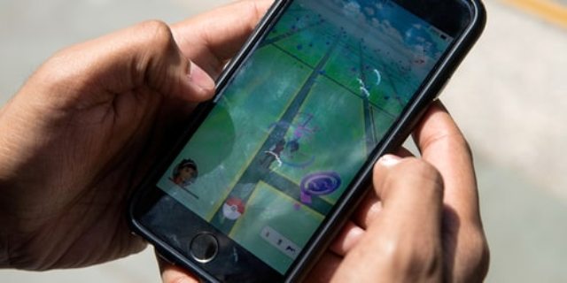Βουλή Νορβηγίας: Αρχηγός κόμματος έπαιζε… Pokemon Go σε συζήτηση για τα ζητήματα άμυνας - Media