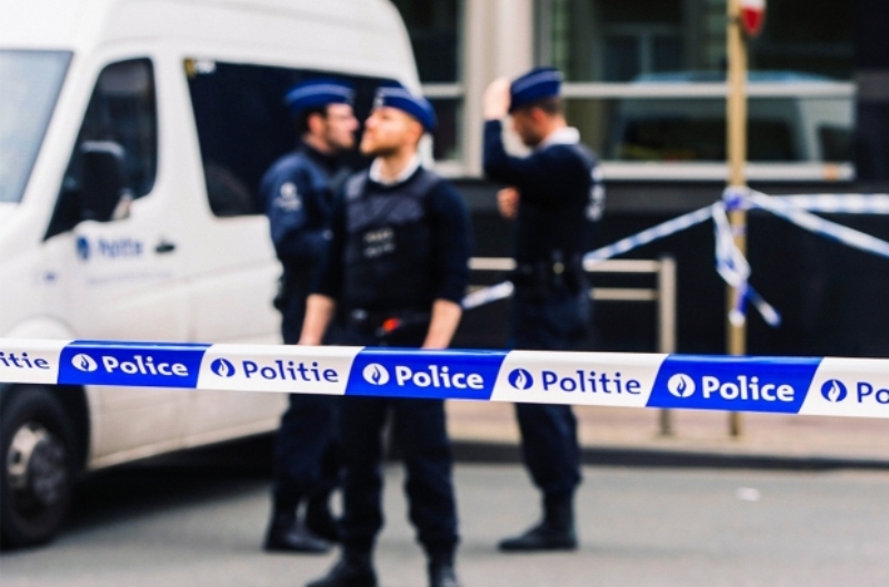 Βέλγιο: Φώναξε Αλλαχ Ακμπάρ και μαχαίρωσε αστυνομικούς με ματσέτα - Media