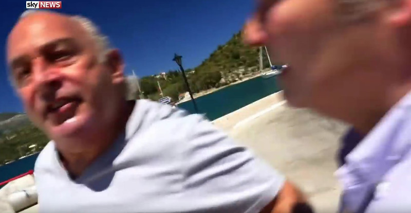 Οργή δισεκατομμυριούχου για ρεπόρτερ στην Ιθάκη: «Θα σας πετάξω στη θάλασσα» (Video) - Media