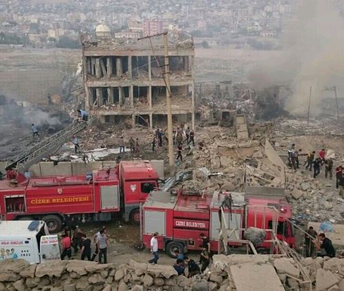 Τουλάχιστον 11 νεκροί και δεκάδες τραυματίες από νέα επίθεση σε αστυνομικό κτήριο στην Τουρκία (Photos-Video) - Media