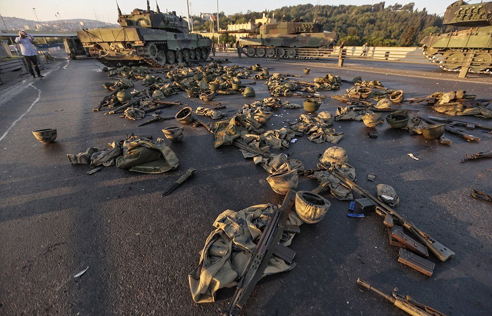 Κουρτουλμούς: Αναζητούμε άλλους 216 συνωμότες - Media