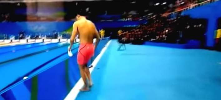 Κολυμβητής προσπάθησε να πανηγυρίσει, αλλά κάτι πήγε στραβά (Video) - Media
