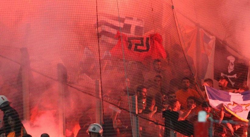 Καταγγελία στην UEFA για τους οπαδούς του ΑΠΟΕΛ - Είχαν σημαία της Χρυσής Αυγής στο «Καραϊσκάκης» - Media