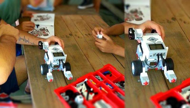 Προσφυγόπουλα από τον Σύλλογο Μερίμνης Ανηλίκων στην καρδιά της ρομποτικής (Photos) - Media