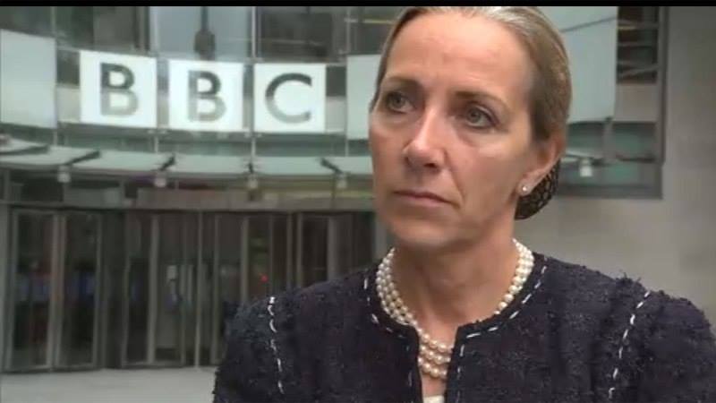 Παραιτείται η πρόεδρος του BBC - Ποιος ο ρόλος της Τερέζα Μέι - Media