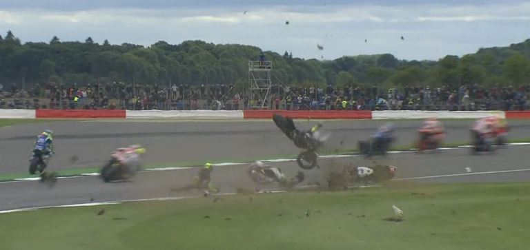 Σοκαριστικό ατύχημα στο Moto GP (Video) - Media