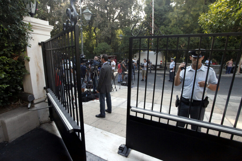 Παππάς: Δεν μπορούμε να εγγυηθούμε σε κανέναν ότι θα πάρει την άδεια - «Αν δεν είναι εντάξει κάποιος φεύγει το επόμενο δευτερόλεπτο» - Media