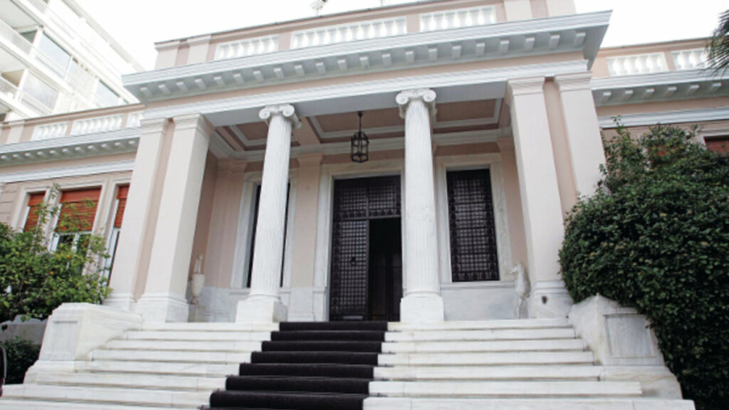 Μαξίμου για τηλεοπτικές άδειες: «Όχι άλλα εργοδοτικά και νεοδημοκρατικά δάκρυα για τους εργαζόμενους» - «Υποκρισία και κουτοπονηριά» - Media