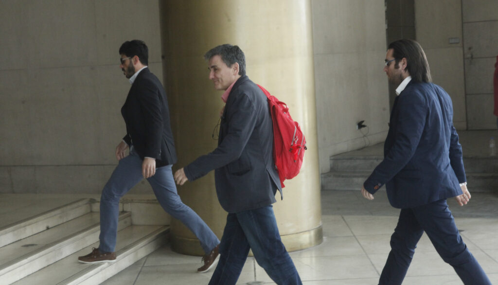 «Τετ-α-τετ» κυβέρνησης και θεσμών με φόντο νέα μέτρα - Media