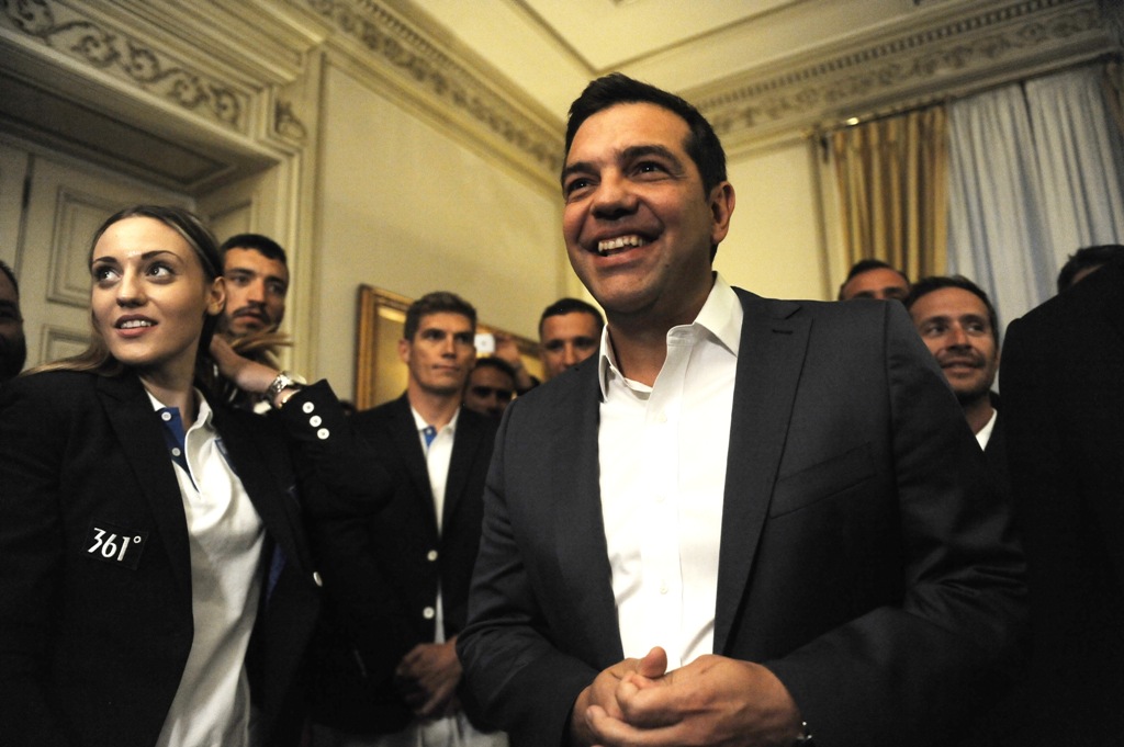 Η selfie του Τσίπρα με τους Έλληνες αθλητές των Ολυμπιακών Αγώνων του Ρίο (Photo) - Media