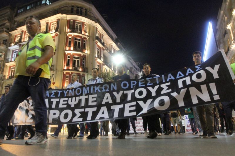 Διαδήλωση ενστόλων στη Θεσσαλονίκη-Ζητούν συμμόρφωση με τις αποφάσεις του ΣτΕ - Media