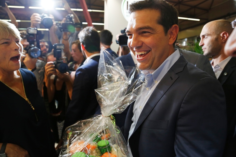 Ο Τσίπρας, οι καριόκες και το… «καρφί» - Media