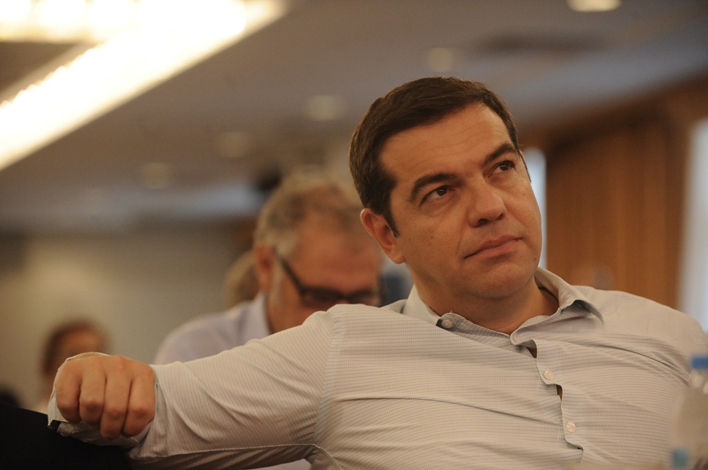 Το πέρασμα Τσίπρα από την Κεντρική Επιτροπή σε εικόνες - Media