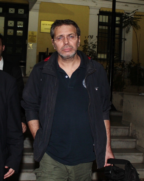 Ελεύθερος ο Στέφανος Χίος - Την Τετάρτη η δίκη του - Media