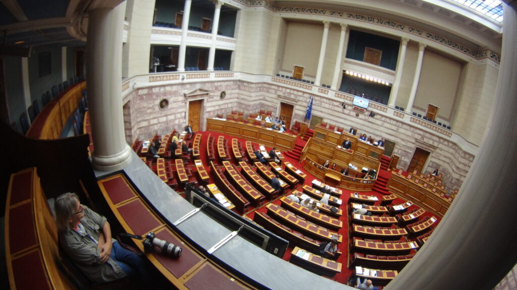 Στις 10 Οκτωβρίου η «μάχη» στη Βουλή για τη διαπλοκή  - Media