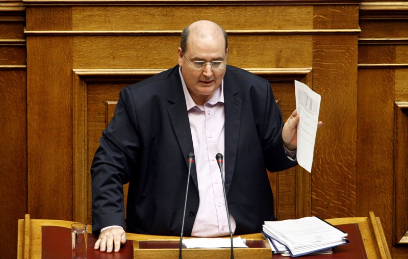 Φίλης: Ευτυχώς ο Θεός δεν ακούει τους Αμβρόσιους (Video) - Media