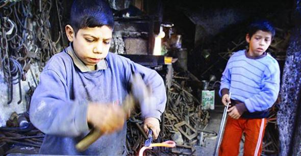Hurriyet: 1 εκατ. παιδιά εργάζονται αντί να πηγαίνουν στο σχολείο - Media