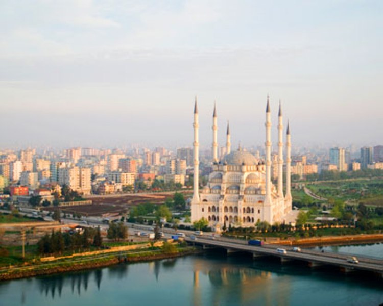 Οι ΗΠΑ προειδοποιούν: Στόχος τρομοκρατών τα αμερικανικά ξενοδοχεία στα Άδανα της Τουρκίας - Media