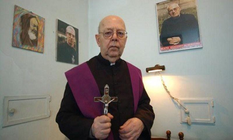 Πέθανε ο Αρχιεξορκιστής του Βατικανού (Photos) - Media
