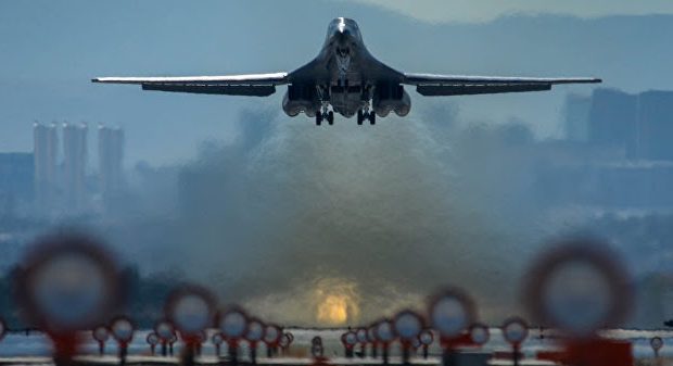 Χαμηλές πτήσεις αμερικανικών βομβαρδιστικών στην Κορέα - Media