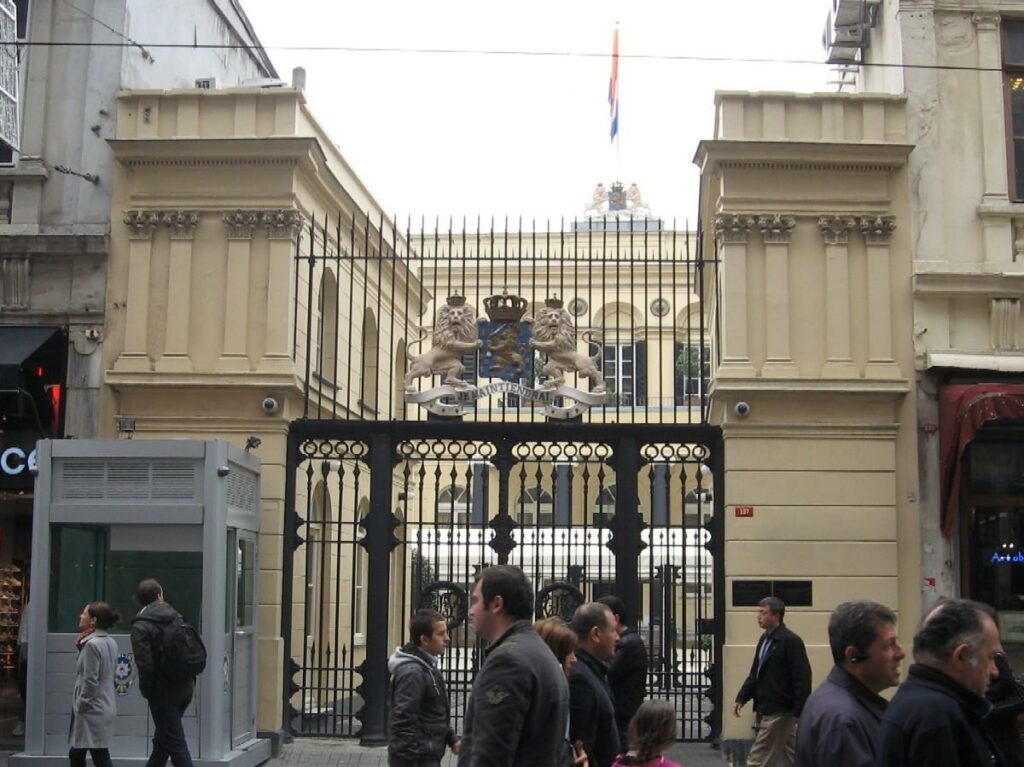 Συλλήψεις υπόπτων στην Τουρκία για πιθανή τρομοκρατική επίθεση στις πρεσβείες Βρετανίας και Γερμανίας - Media
