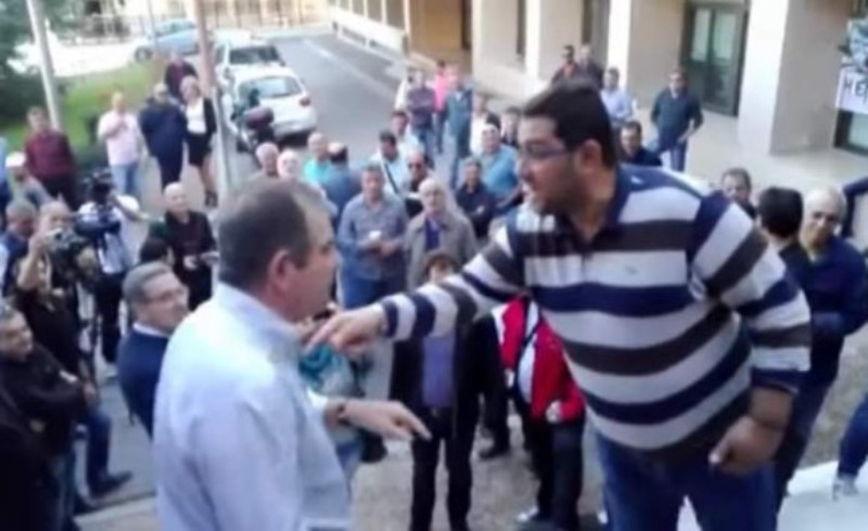 Κοζάνη: Αποδοκίμασαν τον βουλευτή του ΣΥΡΙΖΑ Μίμη Δημητριάδη (Videos) - Media