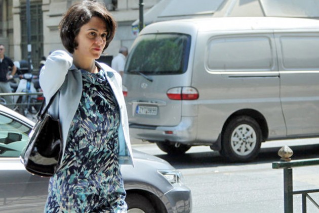 ΓΣΕΕ: Η Βελκουλέσκου παραδέχθηκε ότι τα μνημόνια έπληξαν κυρίως εργαζόμενους και συνταξιούχους - Media